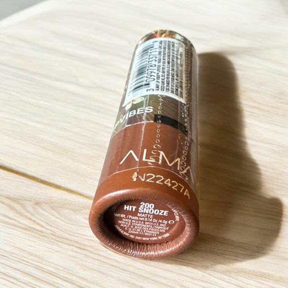 Almay Lip Vibes Matte Lipstick – 011 Hit Snooze – Brown – NWT - Picture 4 of 5
